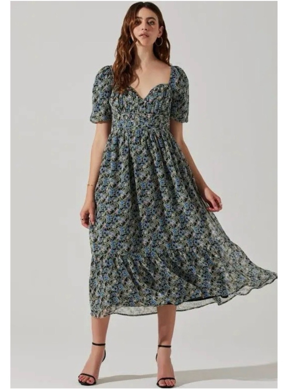 ASTR The Label Floral Sweetheart V-Wire Midi Dress